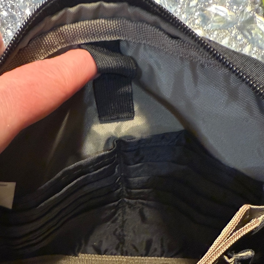 Baggallini Black Messenger Bag - Picture 5 of 8